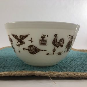 Vintage/Retro Brown "Early American" Pyrex bowl